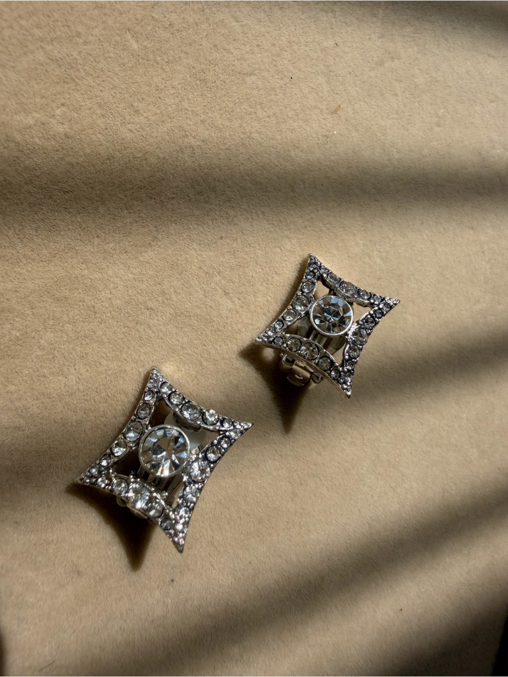 Clip -on Crystal Square Vintage-Style Clip Earrings - Silver Tone